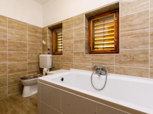 Koupelna v ubytování Apartment Liget by Interhome