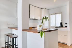 Fotografia z galérie ubytovania Duplex Vue 180° avec mer et Parking gratuit v destinácii Marseille