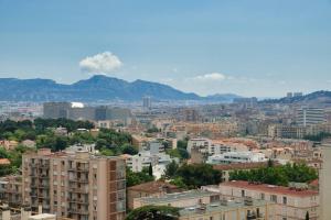 Fotografia z galérie ubytovania Duplex Vue 180° avec mer et Parking gratuit v destinácii Marseille