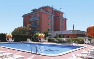 Bazén v ubytování Hotel Altinate nebo v jeho okolí