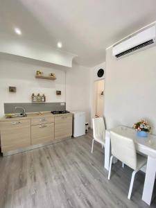 A cozinha ou kitchenette de Capodichino Apartment 127 - 20