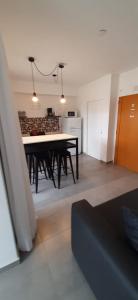 Η κουζίνα ή μικρή κουζίνα στο Alojamiento MAR +8 φωτογραφίες