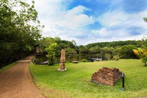 Gallery image of Lake Serenity Resort & Spa in Kuruwita