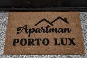 Certifikát, hodnocení, plakát nebo jiný dokument vystavený v ubytování Porto lux