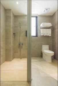 A bathroom at Penghu Swing Sea Homestay