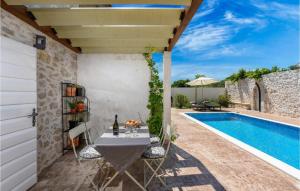 Πισίνα στο ή κοντά στο Villa Dvori +25 φωτογραφίες