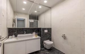 Ein Badezimmer in der Unterkunft Villa Maestral
