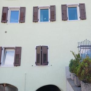Το κτήριο όπου στεγάζεται  το διαμέρισμα