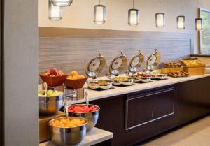 Makanan di atau berdekatan hotel