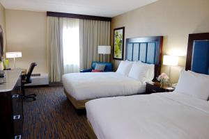 Katil atau katil-katil dalam bilik di Doubletree by Hilton, Leominster