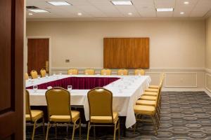 Kawasan bisnes dan/atau bilik persidangan di Doubletree by Hilton, Leominster