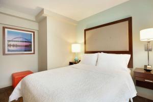 Postel nebo postele na pokoji v ubytování Hampton Inn - Portland/Clackamas