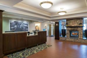 a lobby with a fireplace and a waiting room at Hampton Inn & Suites Valley Forge/Oaks in Phoenixville