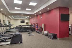 Home2 Suites By Hilton Mesa Longbow, Az的健身中心和/或健身设施