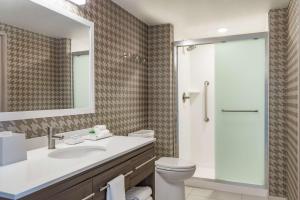 Koupelna v ubytování Home2 Suites By Hilton Mesa Longbow, Az + 34 fotografií