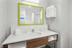 Hampton Inn Odessa Trinity的一间浴室