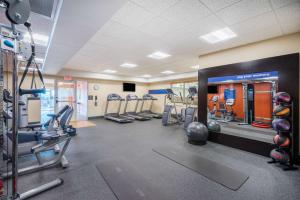 Fitness center at/o fitness facilities sa Hampton Inn by Hilton Oxford, ME