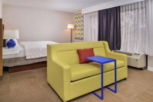 Hampton Inn Raleigh Clayton I-40 Garner的休息区