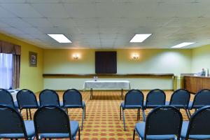 Hampton Inn Raleigh Clayton I-40 Garner商务区和/或会议室