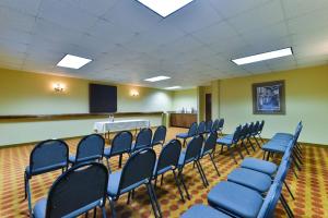 Hampton Inn Raleigh Clayton I-40 Garner商务区和/或会议室