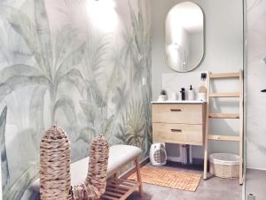 Fotografie z fotogalerie ubytování ROOMS HOME CSM Suite privée avec terrasse et Suite privée 2 chambres jusqu'à 3 chambres et 1 à 8 personnes v destinaci Charly-sur-Marne