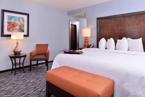 Postel nebo postele na pokoji v ubytování Hampton Inn Rome