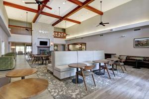 Posezení v ubytování Homewood Suites by Hilton Reno