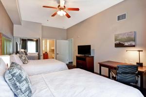 Postel nebo postele na pokoji v ubytování Homewood Suites by Hilton Reno