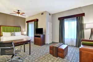 TV a/nebo společenská místnost v ubytování Homewood Suites by Hilton Reno