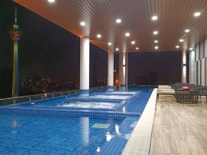 Gambar di galeri bagi CL 27A Insta KLCC View & Infinity Pool View di Kuala Lumpur