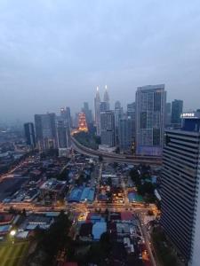Gambar di galeri bagi CL 27A Insta KLCC View & Infinity Pool View di Kuala Lumpur