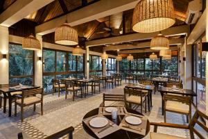 Ein Restaurant oder anderes Speiselokal in der Unterkunft Coco Island Resort Ninh Binh 