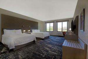 Hampton Inn Patterson, Ca客房内的一张或多张床位