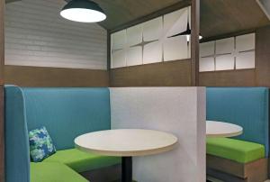 Hampton Inn Patterson, Ca的休息区