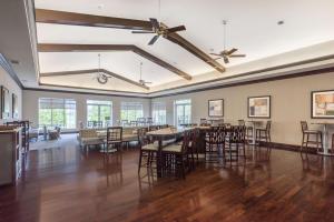 A restaurant or other place to eat at Homewood Suites by Hilton Louisville-East