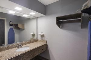 Koupelna v ubytování Americas Best Value Inn Buda