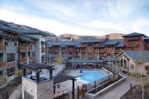 Bazén v ubytování Hilton Grand Vacations Club Sunrise Lodge Park City nebo v jeho okolí