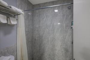 Koupelna v ubytování Americas Best Value Inn Buda