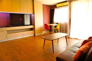 Nest n Rest Hotel的休息区