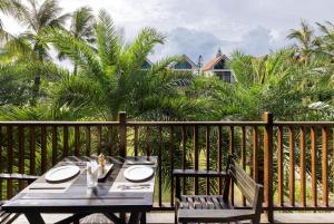 Ein Balkon oder eine Terrasse in der Unterkunft Coco Island Resort Ninh Binh
