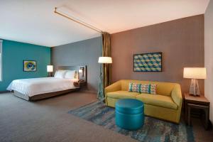 Postel nebo postele na pokoji v ubytování Home2 Suites By Hilton Tucson Downtown
