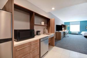 Kuchyň nebo kuchyňský kout v ubytování Home2 Suites By Hilton Tucson Downtown