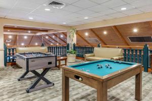 Бильярд в Hilton Vacation Club Lake Tahoe Resort South