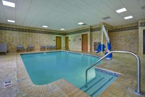 a large swimming pool in a hotel room at Hilton Garden Inn Twin Falls in Twin Falls