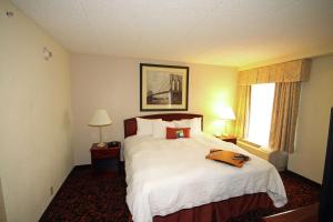 Postel nebo postele na pokoji v ubytování Hampton Inn Woodbridge