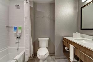 Koupelna v ubytování Home2 Suites By Hilton Edmonton South