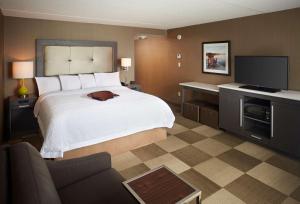 Postel nebo postele na pokoji v ubytování Hampton Inn by Hilton Timmins