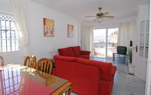 Uma área de estar em Apartamentos HC Burriana Playa