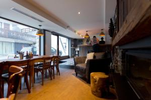 Hideout Hostel的休息区