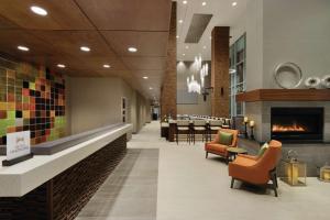 Posezení v ubytování Hilton Garden Inn Calgary Downtown